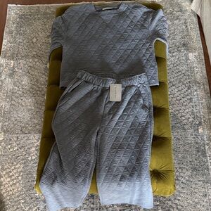 Women’s Large Blue Quilted Set